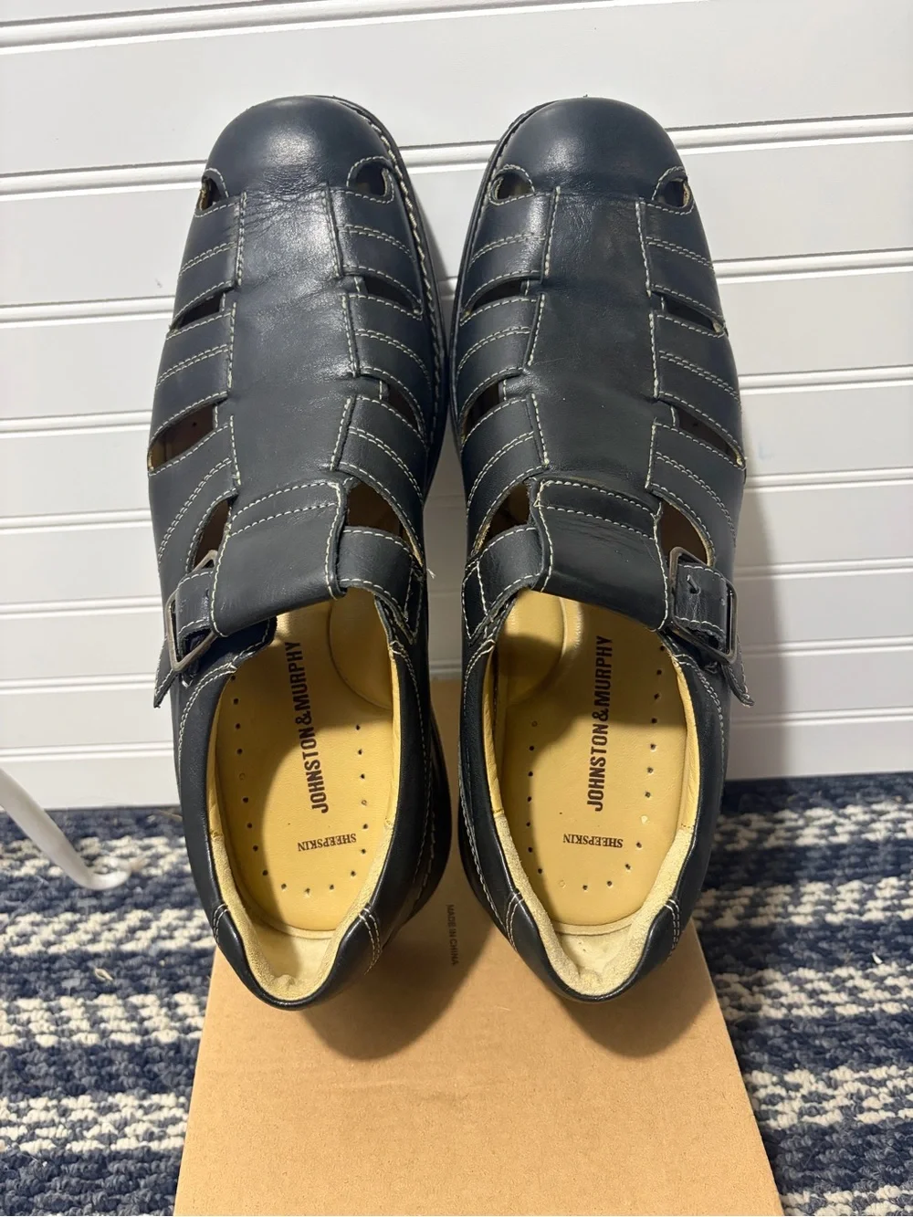 Johnston & Murphy Black Leather Fisherman Sandals with Buckle